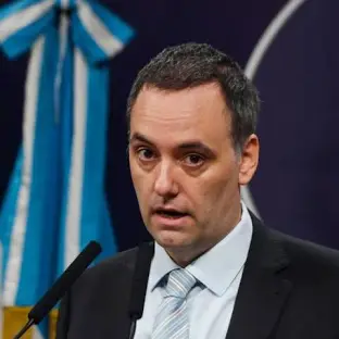 DEFINICIONES DEL GOBIERNO QUE GENERAN POLEMICAS